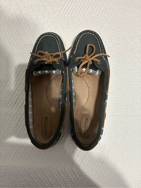 Sperry Navy and Brown Leather Lace Moccasins